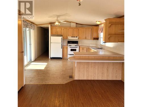 19 1700 S Broadway Avenue, Williams Lake, BC - Indoor Photo Showing Kitchen With Double Sink