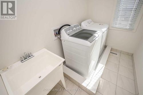 1223 Plato Drive, Fort Erie, ON - Indoor Photo Showing Laundry Room