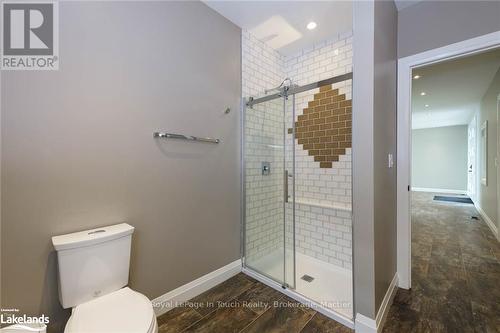 57A Maplewood Parkway, Oro-Medonte, ON - Indoor Photo Showing Bathroom