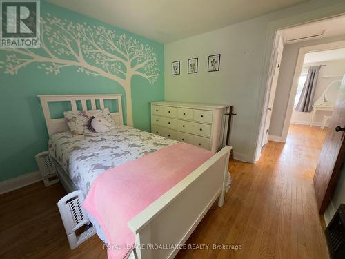 102 Yeomans Street, Belleville, ON - Indoor Photo Showing Bedroom