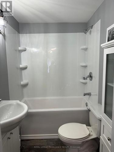 102 Yeomans Street, Belleville, ON - Indoor Photo Showing Bathroom