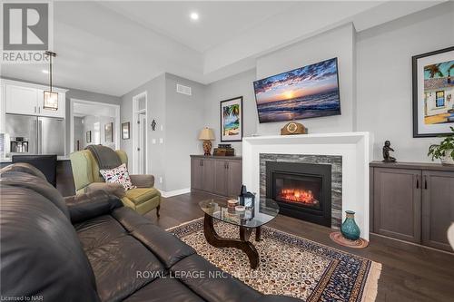 31 Secord Street, Thorold, ON - Indoor Photo Showing Living Room With Fireplace