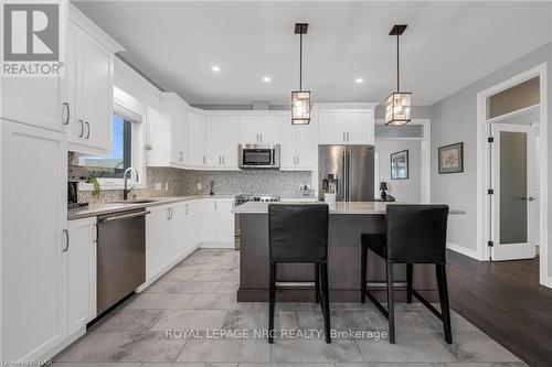 31 Secord Street, Thorold, ON - Indoor Photo Showing Kitchen With Stainless Steel Kitchen With Upgraded Kitchen