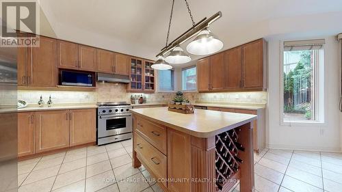 35 Country Ridge Drive, Markham (Wismer), ON - Indoor Photo Showing Kitchen