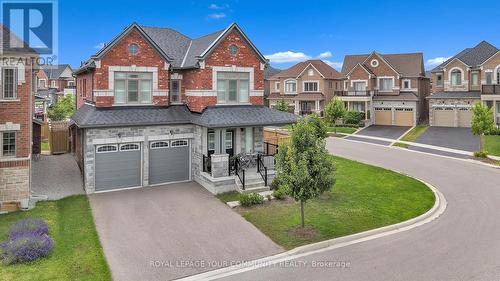 33 Prairie  Grass Crescent, East Gwillimbury, ON - Outdoor With Facade