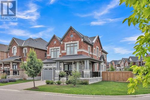 33 Prairie  Grass Crescent, East Gwillimbury, ON - Outdoor With Facade