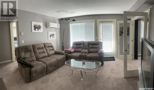 407 306 Petterson Drive, Estevan, SK - Indoor Photo Showing Living Room