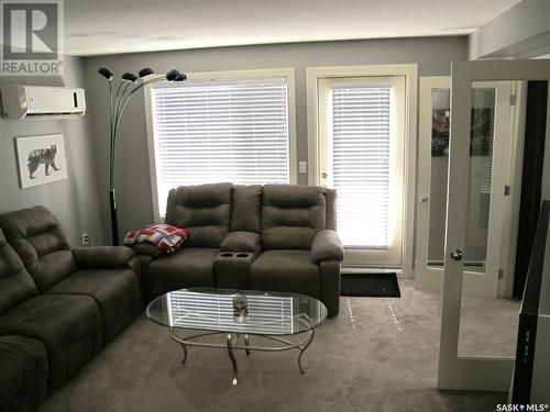 407 306 Petterson Drive, Estevan, SK - Indoor Photo Showing Living Room