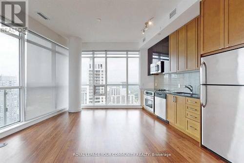 3402 - 89 Dunfield Avenue, Toronto (Mount Pleasant West), ON - Indoor Photo Showing Kitchen With Upgraded Kitchen