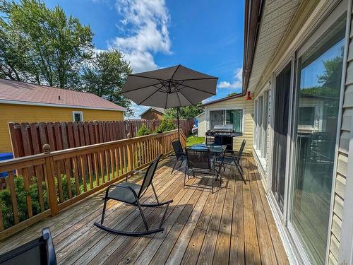 Terrasse - 17 Rue Beach, Grenville-Sur-La-Rouge, QC - Outdoor With Deck Patio Veranda With Exterior