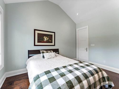 231 Lonsmount Dr, Toronto, ON - Indoor Photo Showing Bedroom