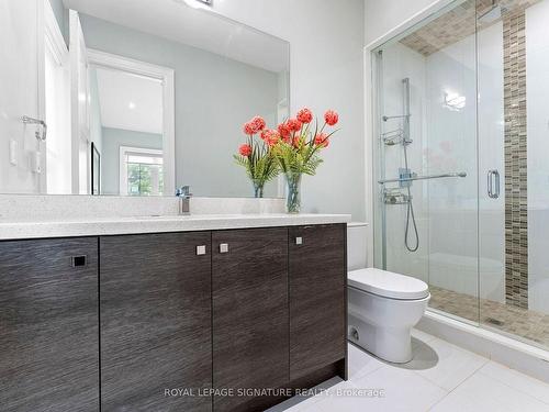 231 Lonsmount Dr, Toronto, ON - Indoor Photo Showing Bathroom