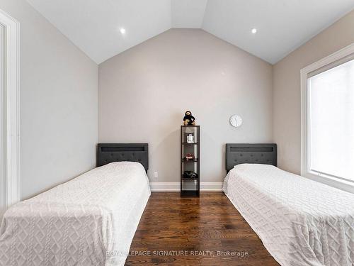 231 Lonsmount Dr, Toronto, ON - Indoor Photo Showing Bedroom