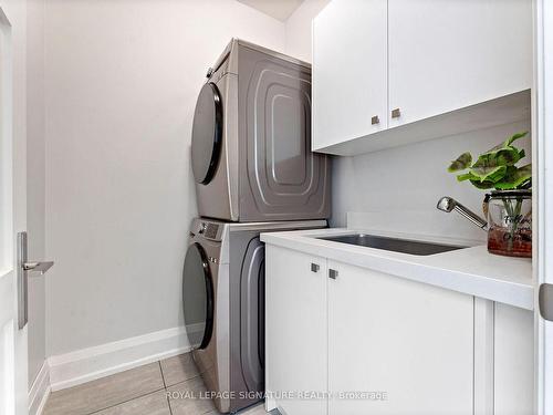 231 Lonsmount Dr, Toronto, ON - Indoor Photo Showing Laundry Room