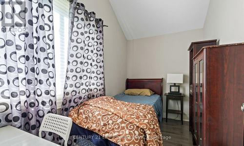 78 Chapel Street N, Thorold, ON - Indoor Photo Showing Bedroom