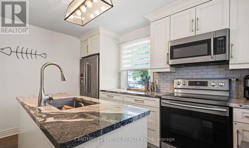 78 Chapel Street N, Thorold, ON - Indoor Photo Showing Kitchen With Upgraded Kitchen