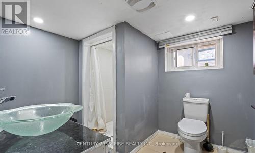 78 Chapel Street N, Thorold, ON - Indoor Photo Showing Bathroom