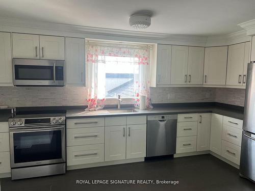 158 Church St, Mississauga, ON - Indoor Photo Showing Kitchen