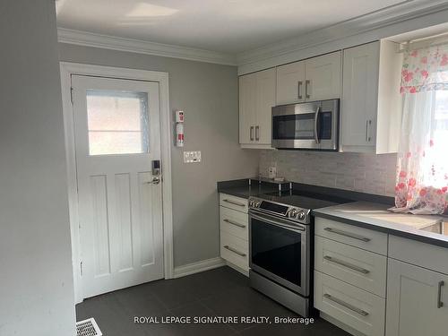 158 Church St, Mississauga, ON - Indoor Photo Showing Kitchen