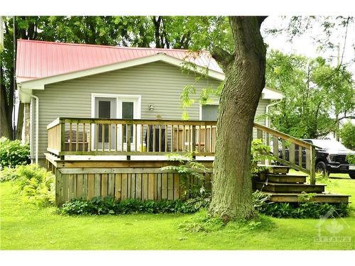 744 County 2 Road, Cardinal, ON 