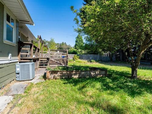 1679 Cedar Ave, Saanich, BC 