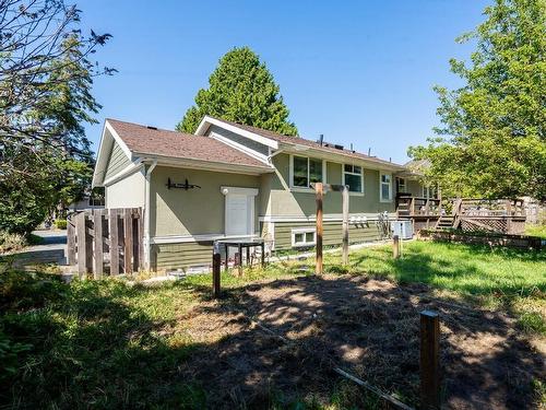 1679 Cedar Ave, Saanich, BC 