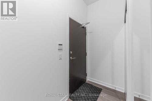 105 - 10 Honeycrisp Crescent, Vaughan, ON - Indoor Photo Showing Other Room