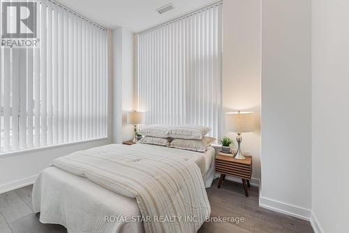 105 - 10 Honeycrisp Crescent, Vaughan, ON - Indoor Photo Showing Bedroom