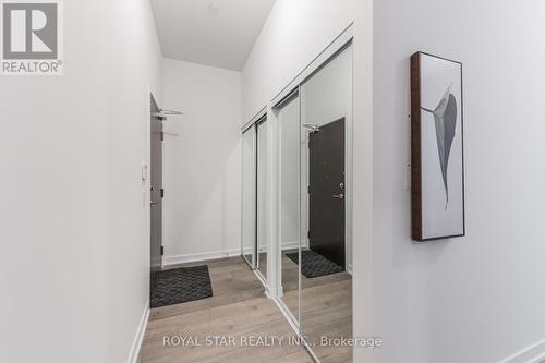 105 - 10 Honeycrisp Crescent, Vaughan, ON -  Photo Showing Other Room