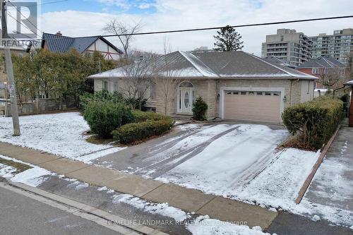 217 Crestwood Road, Vaughan, ON - Outdoor