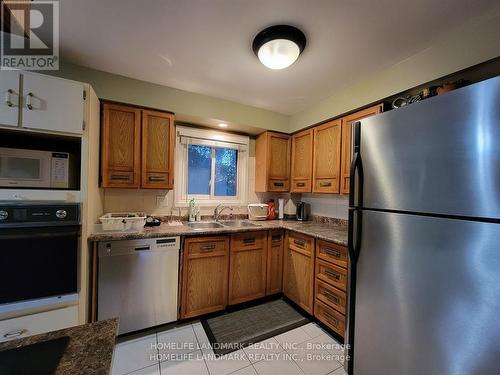 84 Ashglen Way, Markham (Unionville), ON - Indoor Photo Showing Kitchen With Double Sink