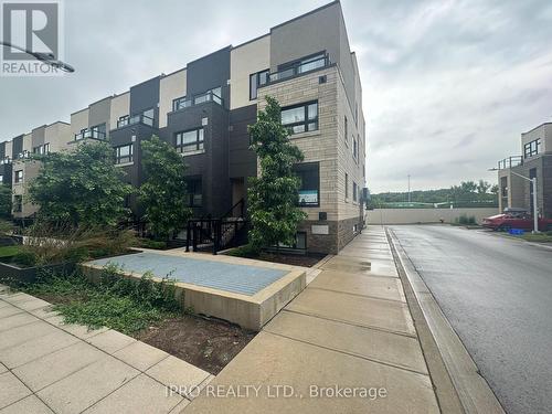 311 - 1139 Cooke Boulevard N, Burlington, ON - Outdoor