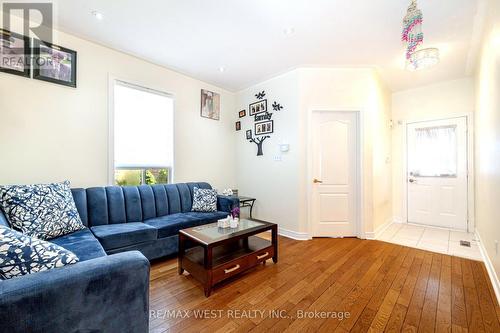 58 Bullrush Drive, Vaughan (Vellore Village), ON - Indoor Photo Showing Living Room