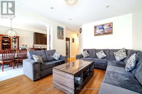 58 Bullrush Drive, Vaughan (Vellore Village), ON - Indoor Photo Showing Living Room