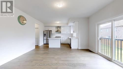 1357 Harrington Street, Innisfil (Lefroy), ON - Indoor Photo Showing Kitchen