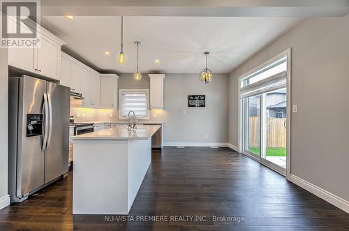 1926 Jim Hebb Way, London, ON - Indoor Photo Showing Kitchen With Stainless Steel Kitchen With Upgraded Kitchen