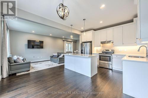 1926 Jim Hebb Way, London, ON - Indoor Photo Showing Kitchen With Stainless Steel Kitchen With Upgraded Kitchen