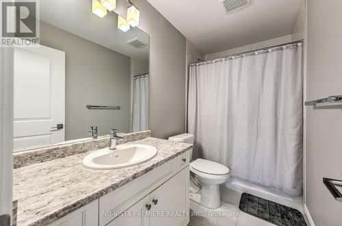 1926 Jim Hebb Way, London, ON - Indoor Photo Showing Bathroom