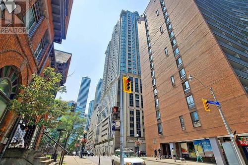 1612 - 8 Park Road, Toronto (Rosedale-Moore Park), ON - Outdoor With Facade