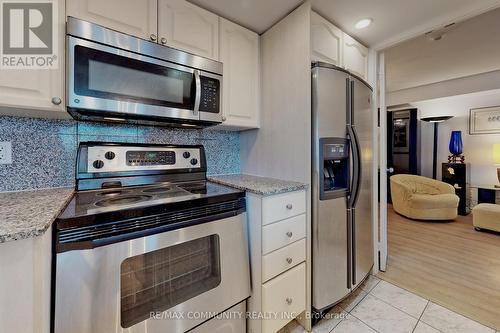 1612 - 8 Park Road, Toronto (Rosedale-Moore Park), ON - Indoor Photo Showing Kitchen With Stainless Steel Kitchen