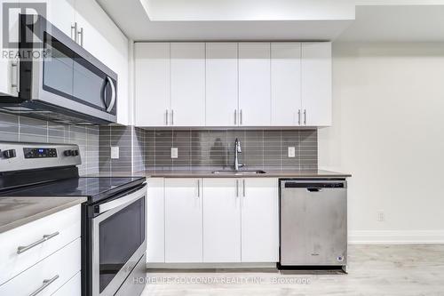 323 - 591 Sheppard Avenue E, Toronto (Bayview Village), ON - Indoor Photo Showing Kitchen With Upgraded Kitchen