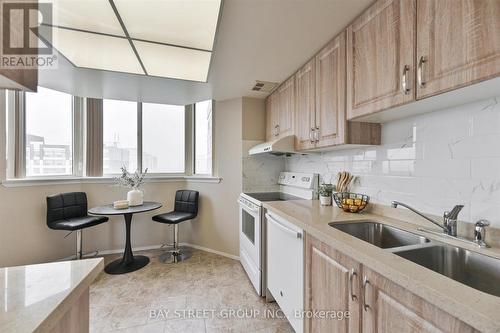 1708 - 30 Thunder Grove, Toronto (Agincourt North), ON - Indoor Photo Showing Kitchen With Double Sink