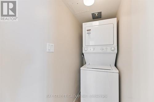 1708 - 30 Thunder Grove, Toronto (Agincourt North), ON - Indoor Photo Showing Laundry Room