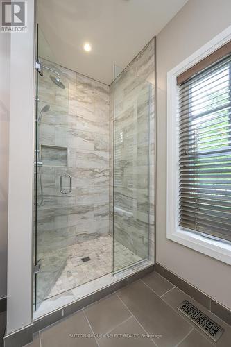 1 - 570 Windermere Road, London, ON - Indoor Photo Showing Bathroom