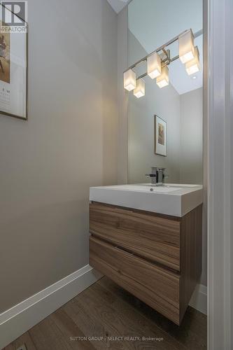 1 - 570 Windermere Road, London, ON - Indoor Photo Showing Bathroom