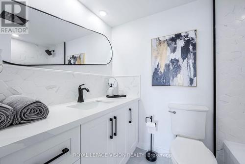 904 - 2460 Eglinton Avenue E, Toronto (Eglinton East), ON - Indoor Photo Showing Bathroom