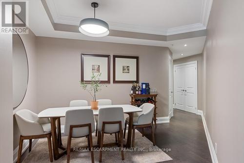 206 - 205 Lakeshore Road W, Oakville (Old Oakville), ON - Indoor Photo Showing Dining Room