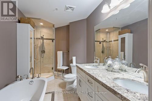 206 - 205 Lakeshore Road W, Oakville (Old Oakville), ON - Indoor Photo Showing Bathroom