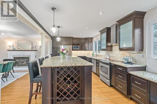 13088 Heritage Road, Caledon, ON - Indoor Photo Showing Kitchen With Upgraded Kitchen