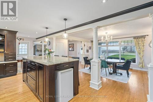 13088 Heritage Road, Caledon, ON - Indoor Photo Showing Kitchen With Upgraded Kitchen